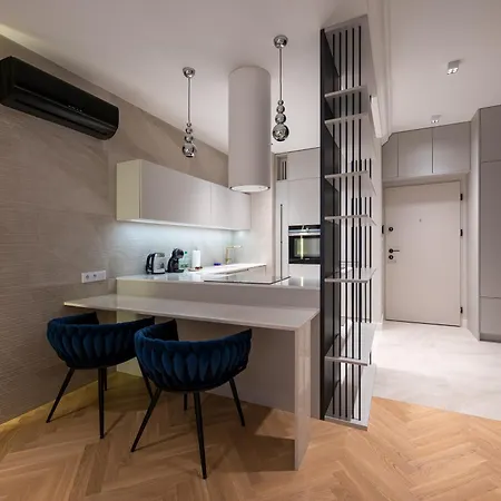 Metro Slodowiec Deluxe By Bookinghost Apartment Warsaw