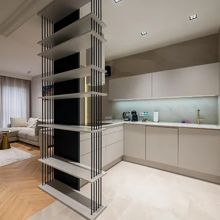 Apartment Metro Slodowiec Deluxe By Bookinghost *