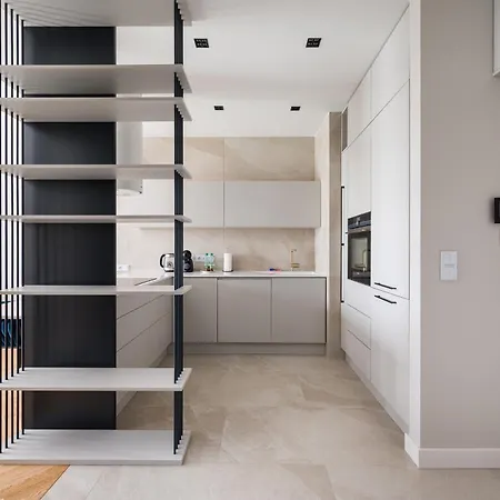 Metro Slodowiec Deluxe By Bookinghost Apartment *